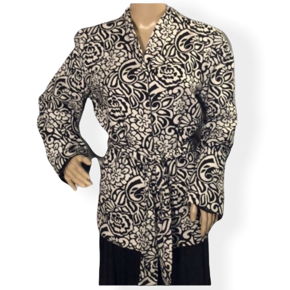 Chico’s B&W Floral Print Tie Front Blazer 1 Small